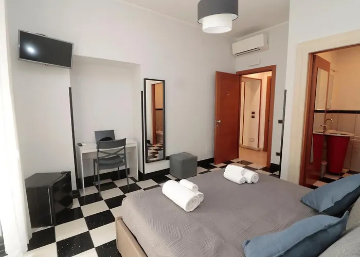 Cardinal Vatican Couette-café Rome