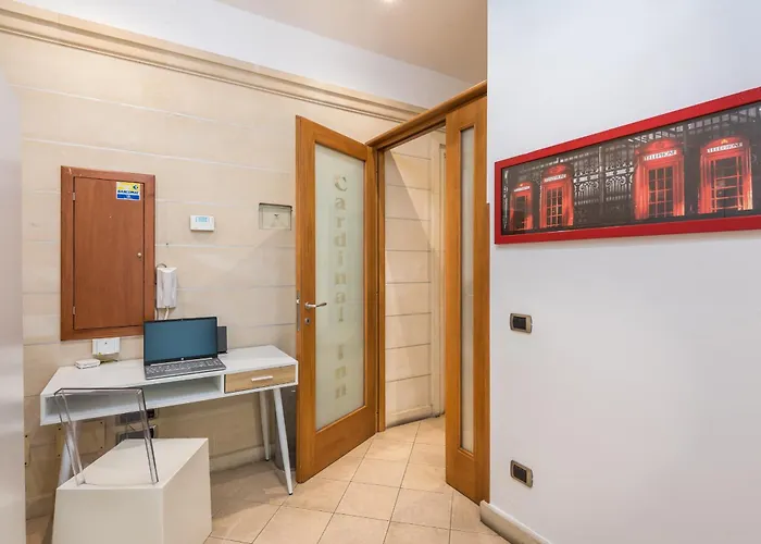 Cardinal Vatican Couette-café Rome