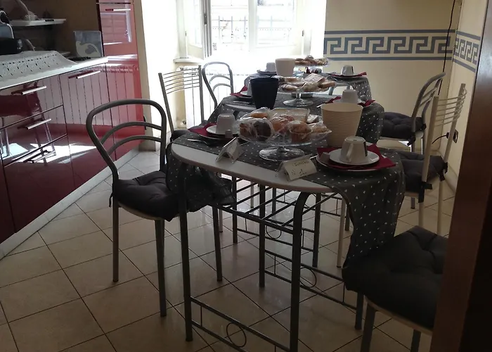 Cardinal Vatican Couette-café