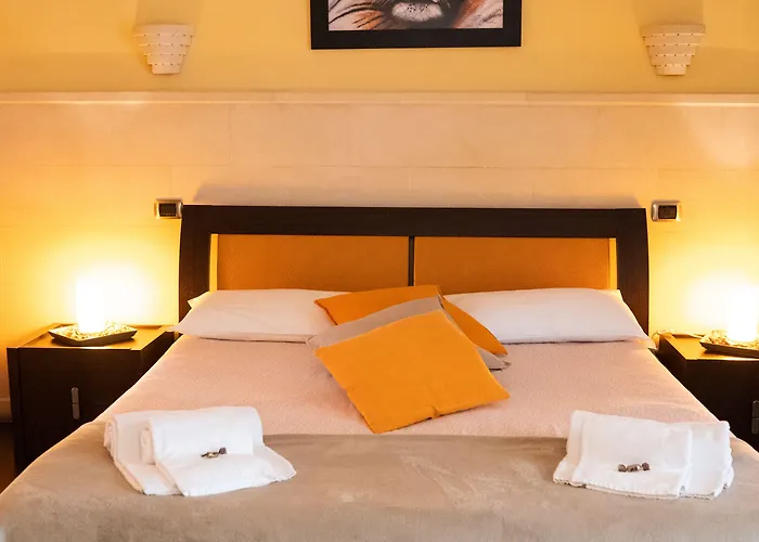 Cardinal Vatican Couette-café Rome