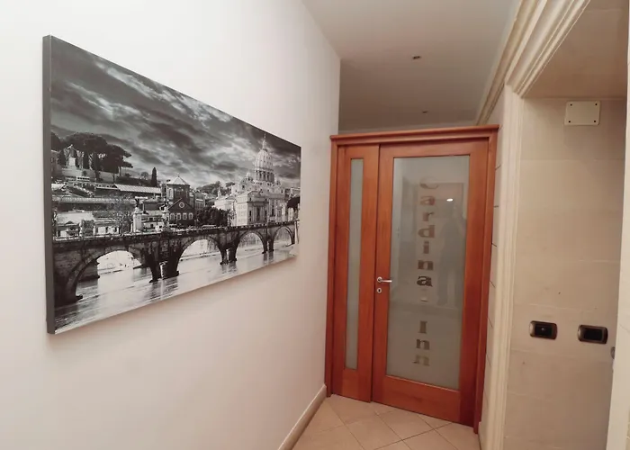 Cardinal Vatican Couette-café